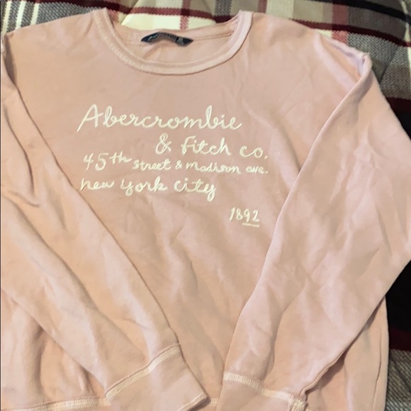 Abercrombie & Fitch Tops - Abercrombie & Fitch crew neck